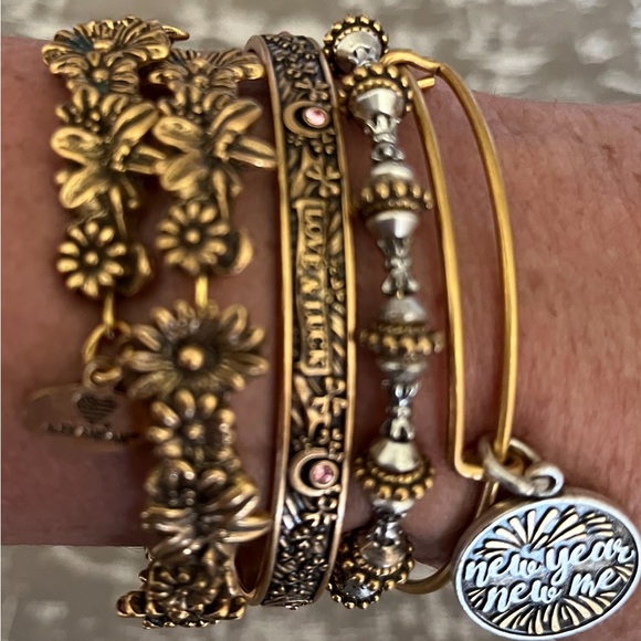 Alex And Ani Bracelets Lot of 4 - Picture 7 of 7